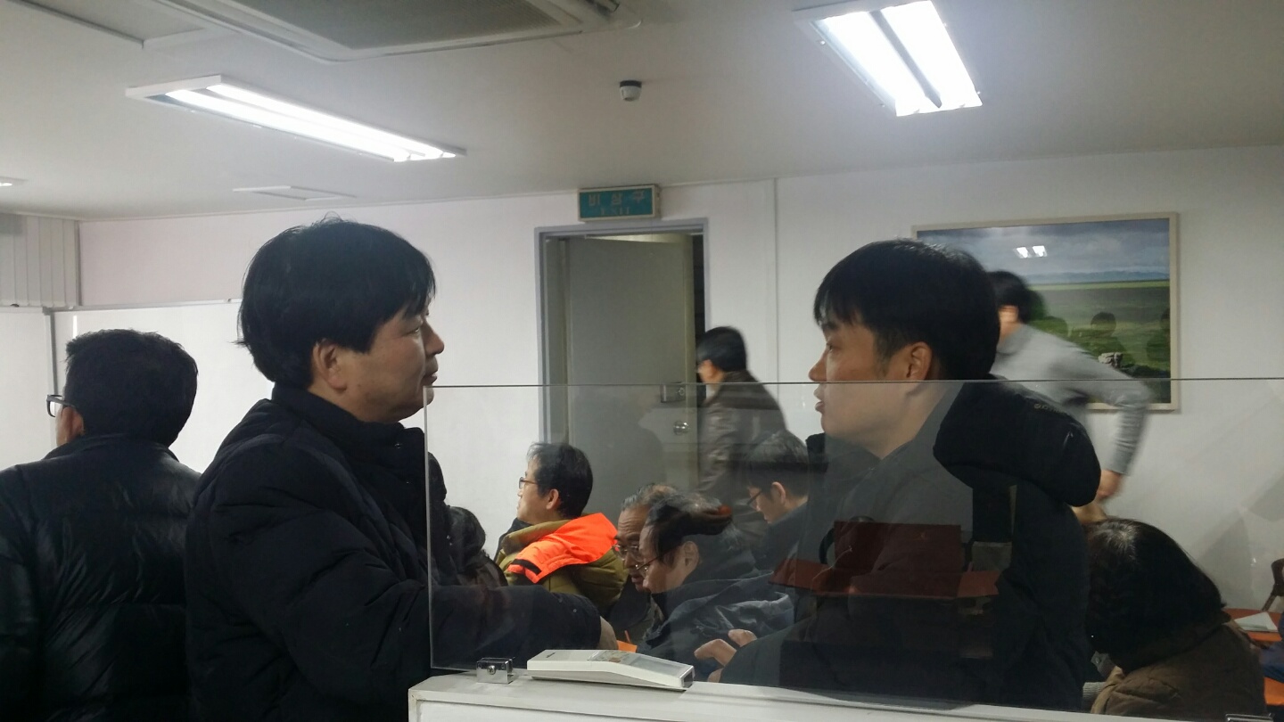 9쉬는시간에도 김영보교수님과 박종환선생님 진지하고 뜨거운 열기가 느껴집니다.jpg