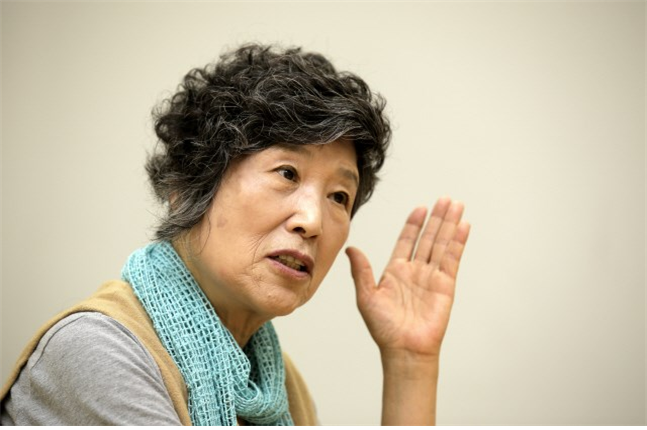3.png : 윤석남 화가 초대전 (한겨레 신문 기사)